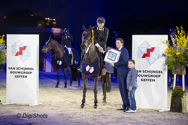 Spectacular Indoor Derby for Emanuele Gaudiano