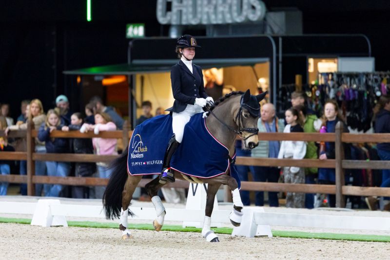Fabiënne Raijmakers met overmacht naar winst bij Z2-pony’s