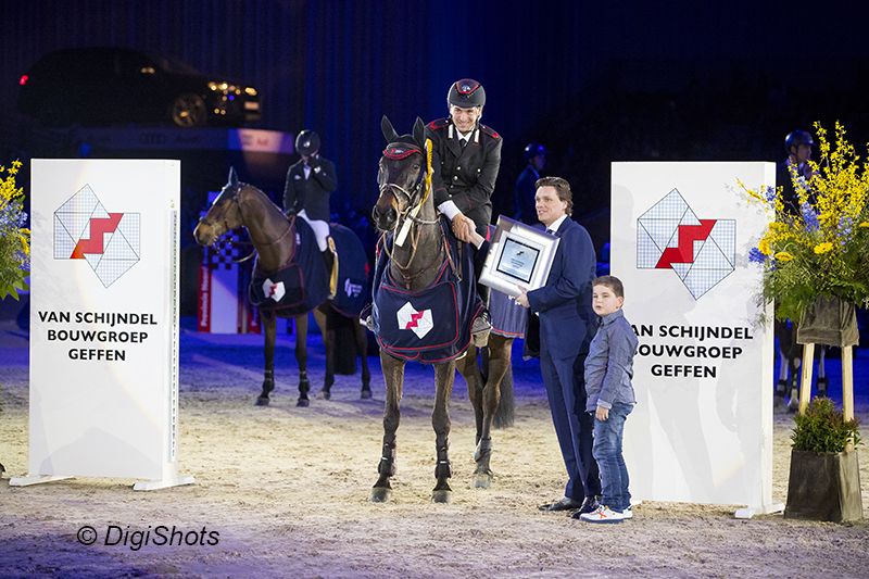 Spectacular Indoor Derby for Emanuele Gaudiano