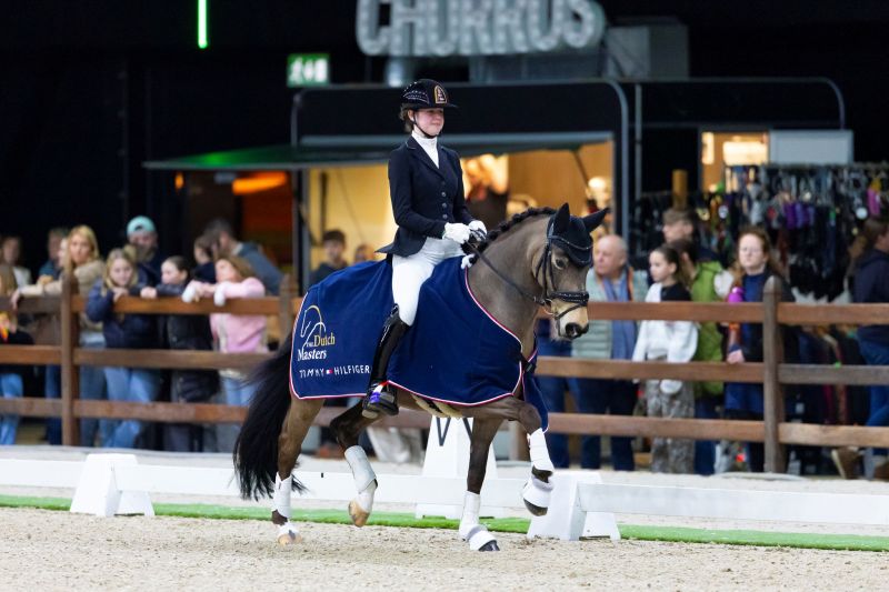 Fabiënne Raijmakers met overmacht naar winst bij Z2-pony’s