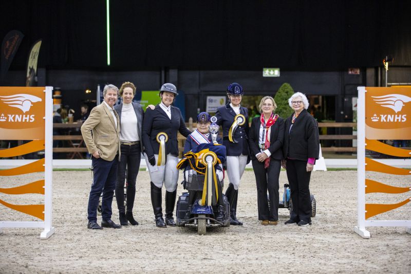 Annemarieke Nobel wint KNHS Para Dressage Trophy
